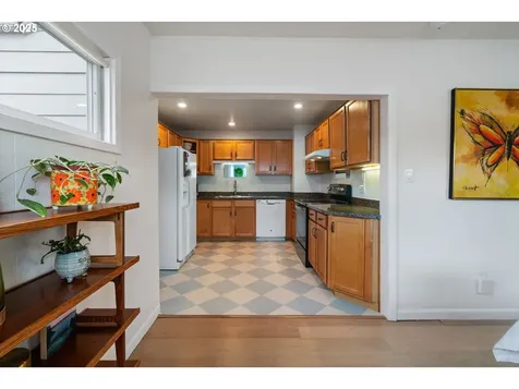 11560 SE Taylor Street Portland OR 97216