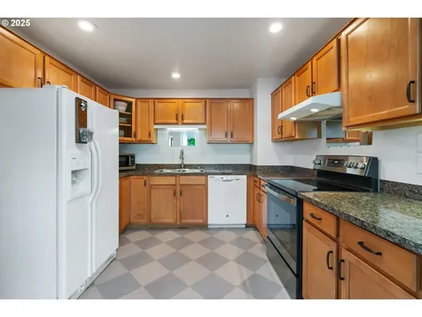 11560 SE Taylor Street Portland OR 97216
