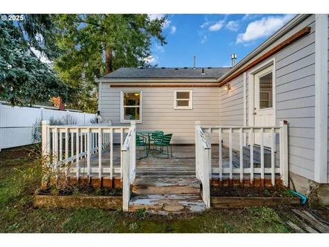 11560 SE Taylor Street Portland OR 97216