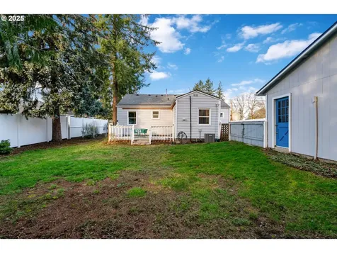 11560 SE Taylor Street Portland OR 97216