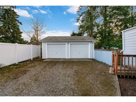 11560 SE Taylor Street Portland OR 97216
