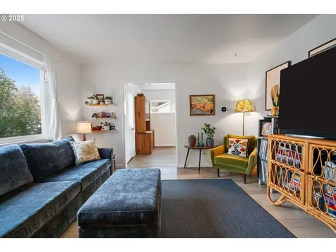 11560 SE Taylor Street Portland OR 97216