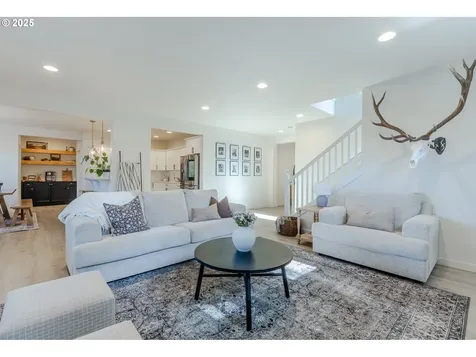 782 S 52nd Street Springfield OR 97478