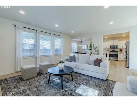 782 S 52nd Street Springfield OR 97478