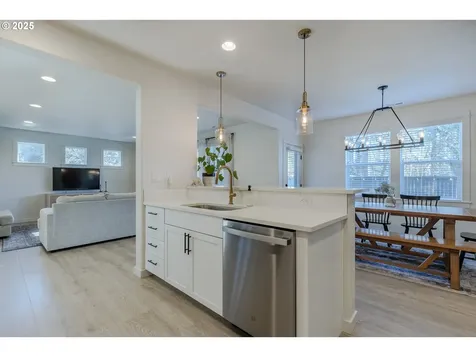 782 S 52nd Street Springfield OR 97478
