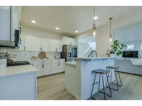 782 S 52nd Street Springfield OR 97478