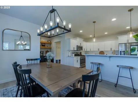 782 S 52nd Street Springfield OR 97478