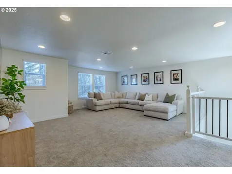 782 S 52nd Street Springfield OR 97478