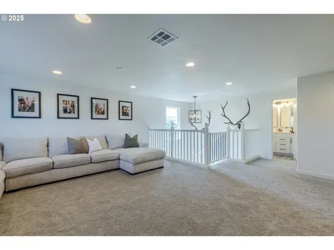 782 S 52nd Street Springfield OR 97478