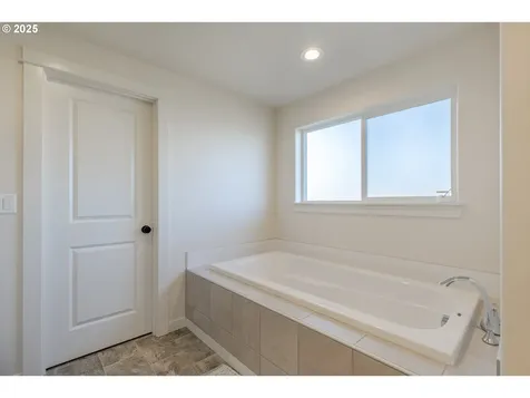 782 S 52nd Street Springfield OR 97478