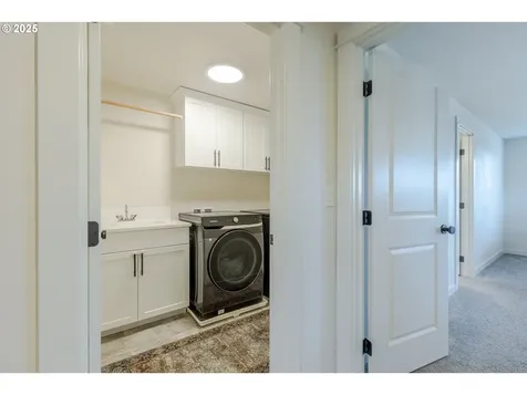 782 S 52nd Street Springfield OR 97478