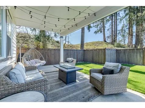 782 S 52nd Street Springfield OR 97478