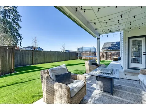 782 S 52nd Street Springfield OR 97478