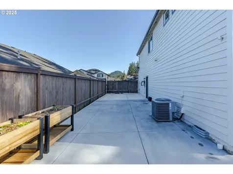782 S 52nd Street Springfield OR 97478