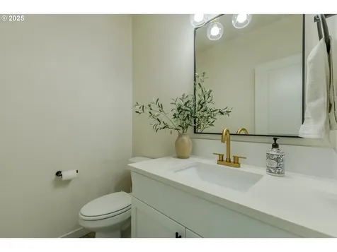 782 S 52nd Street Springfield OR 97478