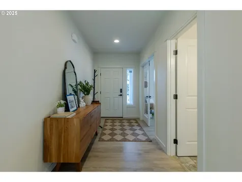 782 S 52nd Street Springfield OR 97478