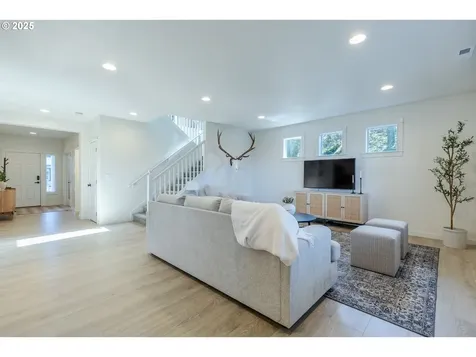 782 S 52nd Street Springfield OR 97478