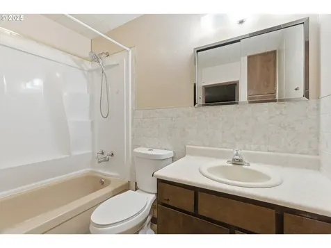 93270 Knappa Platt Road Astoria OR 97103