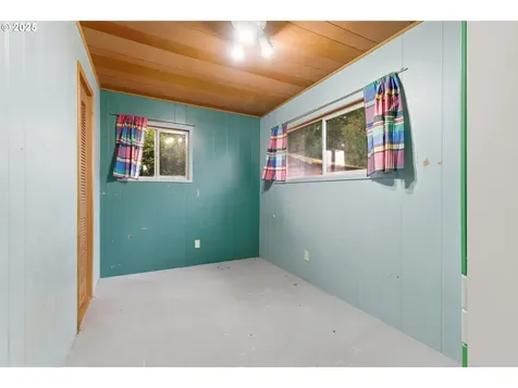 93270 Knappa Platt Road Astoria OR 97103