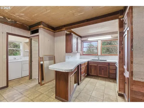 93270 Knappa Platt Road Astoria OR 97103