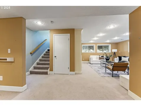 14414 NE Alton Street Portland OR 97230