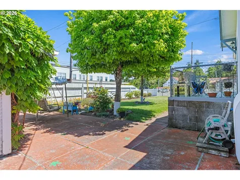 208 7th Street Myrtle Point OR 97458