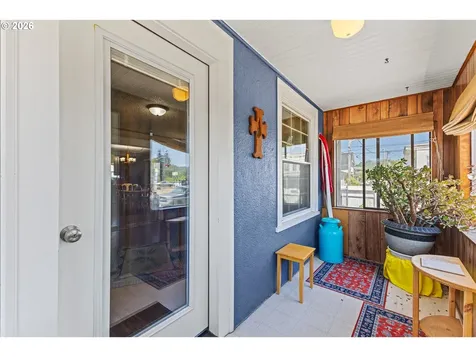 208 7th Street Myrtle Point OR 97458