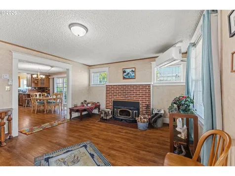 208 7th Street Myrtle Point OR 97458