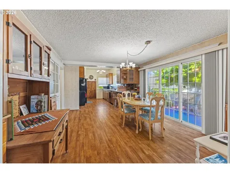 208 7th Street Myrtle Point OR 97458