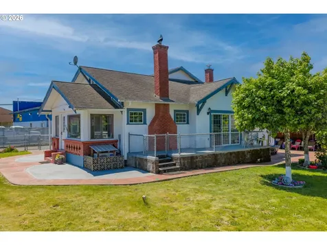 208 7th Street Myrtle Point OR 97458
