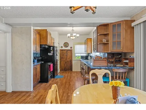208 7th Street Myrtle Point OR 97458