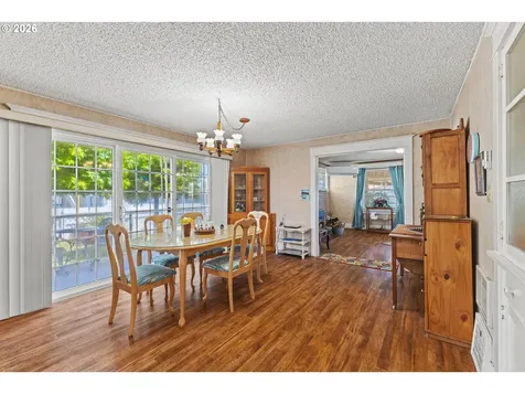 208 7th Street Myrtle Point OR 97458