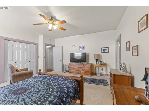 208 7th Street Myrtle Point OR 97458