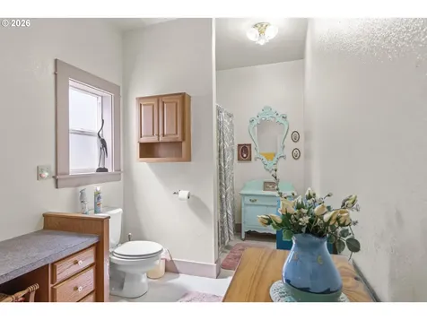 208 7th Street Myrtle Point OR 97458