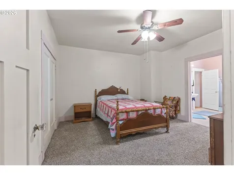208 7th Street Myrtle Point OR 97458