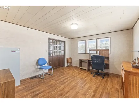 208 7th Street Myrtle Point OR 97458