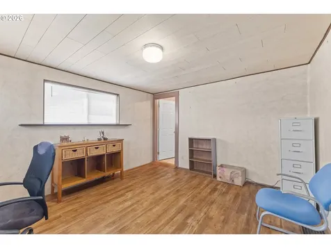 208 7th Street Myrtle Point OR 97458