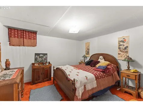 208 7th Street Myrtle Point OR 97458