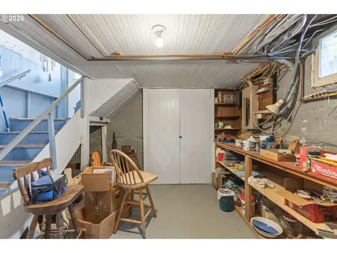 208 7th Street Myrtle Point OR 97458