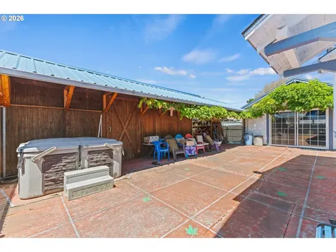 208 7th Street Myrtle Point OR 97458