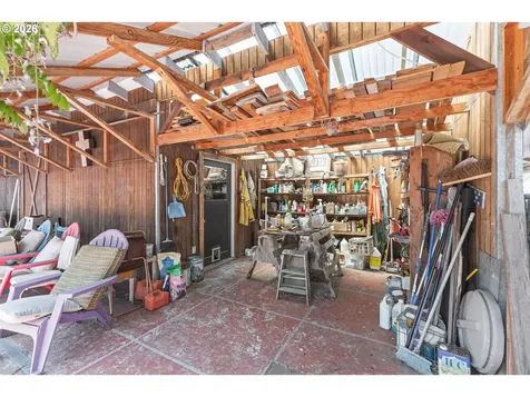 208 7th Street Myrtle Point OR 97458