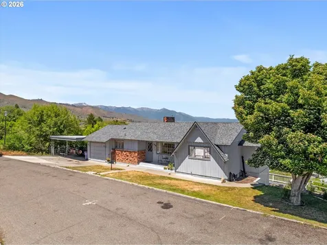 300 Hillcrest Drive Baker City OR 97814