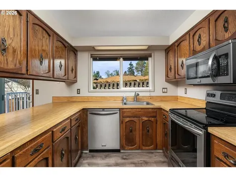 18320 Chris Court Gladstone OR 97027