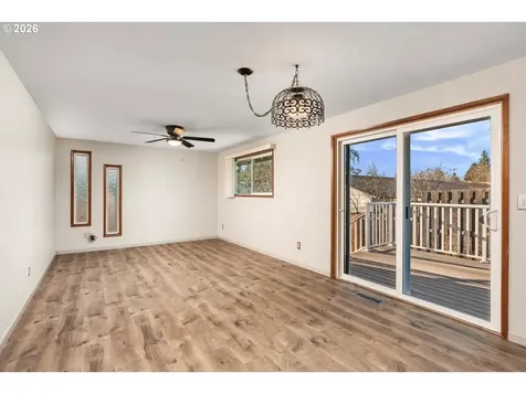 18320 Chris Court Gladstone OR 97027