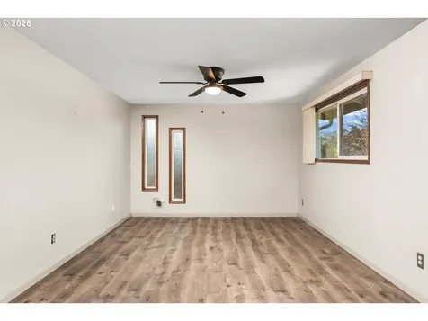 18320 Chris Court Gladstone OR 97027