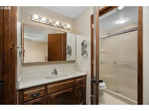 18320 Chris Court Gladstone OR 97027