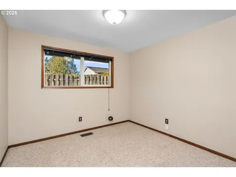 18320 Chris Court Gladstone OR 97027
