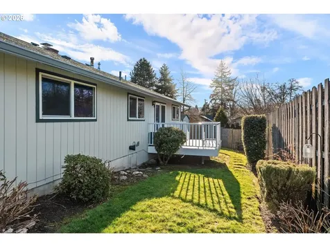 18320 Chris Court Gladstone OR 97027