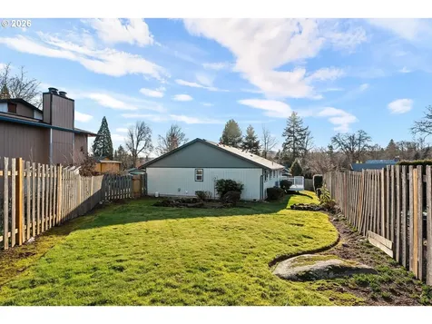 18320 Chris Court Gladstone OR 97027