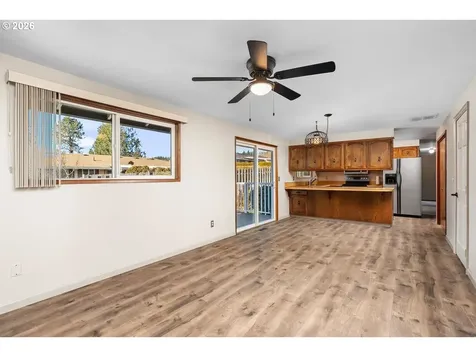 18320 Chris Court Gladstone OR 97027